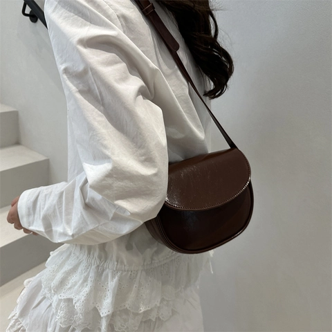 Minimalistische Satteltasche Damen Aus PU Leder Stilvolle Halbkreis Umhängetasche Verstellbare Schultertasche Täglich Beutel