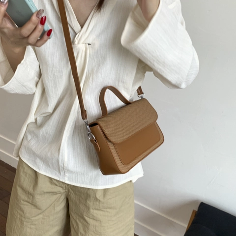 Damen Vintage PU Leder Umhängetasche Gewebtes Patchwork Kleine Quadratische Tasche Klappe Umhängetasche Handtasche Mode Alltag Tasche