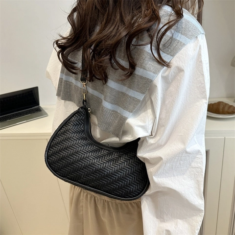 Mode Gewebte PU Leder Hobo Schultertasche Für Damen Sommer Crescent Achseltasche Trendige Textur Täglich Crossbody Tasche