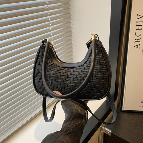 Women Woven PU Leather Underarm Hobo Bag Gold Hardware Retro Solid Color Shoulder Crossbody Bag Daily Fashion Handbag