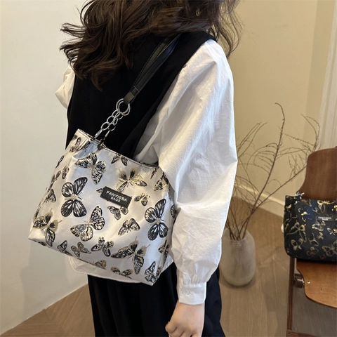 Vintage Butterfly Embroidery Women's Underarm Bag Fashion Chain Strap Shoulder Bag Casual Fabric Tote Purse For Daily Use