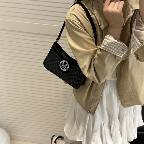Französischer Retro Damen Achseltasche M Buchstaben Monogramm Druck PU Leder Umhängetasche Baguette Tasche Mit Silber Metall Logo