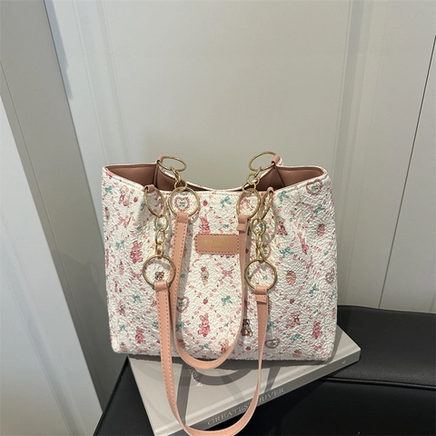 Sac Fourre-tout de Luxe pour Femmes avec Imprimé Ours de Dessin Animé en Tissu Texturé Sac à Main avec Décoration de Chaîne