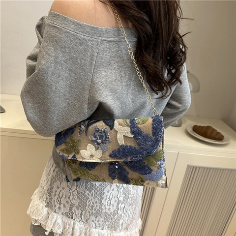 Bohemian Sequin Embroidery Straw Woven Envelope Shoulder Bag Women Floral Pattern Evening Clutch With Metal Chain Strap Bag