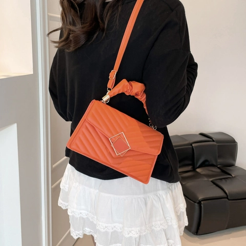 Fashion Women Quilted PU Leather Crossbody Bag Chic V-Shaped Pattern Handbag With Ruched Handle Square Metal Buckle Daily Bag