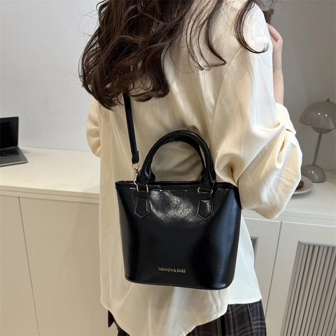 Damen Fashion PU Leder Eimertasche Schicker Minimalismus Umhängetasche Tragetasche Mit Magnetschnalle Griff Schultertasche