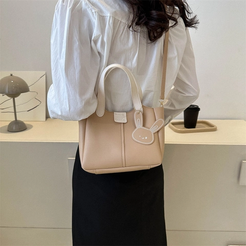 Ensemble de Sacs Fourre-Tout en Cuir PU Souple Vintage pour Femmes Sac à Main Rétro avec Joli Pendentif Lapin Sac à Bandoulière Élégant