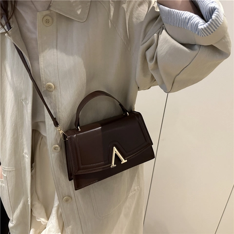 Borsa a Tracolla Piccola Quadrata da Donna in Pelle PU Alla Moda Elegante Borsa a Spalla con Fibbia a V e Tracolla Regolabile