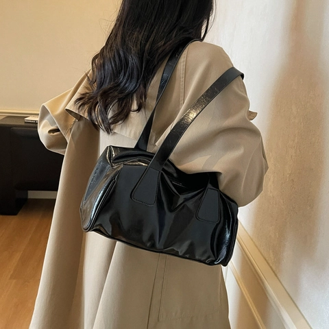 Women Retro PU Leather Pillow Bag Simple Fashion Boston Shoulder Bag Solid Color Stitching Handbag For Daily Commuting Jewelry