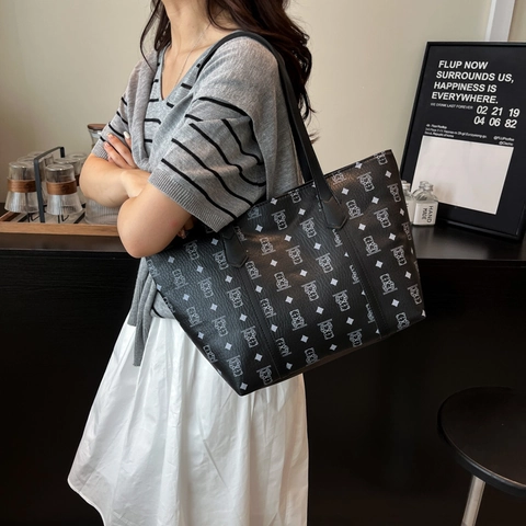 Women Fashion Bear Print PU Leather Tote Bag Large Capacity Rhombus Monogram Shoulder Bag Vintage Commuter Shopping Handbag
