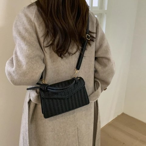 Minimalist Woven PU Leather Shoulder Bag For Women Retro Knot Handle Flap Crossbody Bag Fashion Casual Square Handbag