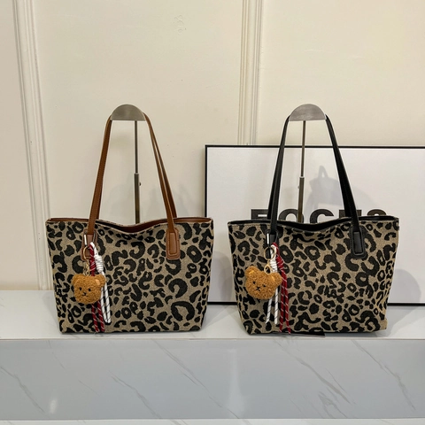Borsa Tote da Donna in Tela con Stampa Leopardata Grande Capacità Borsa a Tracolla Casual con Portachiavi Orsetto Peluche Marrone Nero