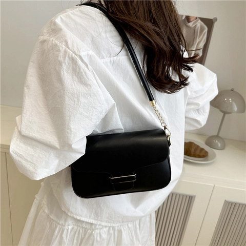 Borsa a Spalla da Donna in Pelle PU Minimalista con Patta Borsa da Sottobraccio Con Catena Tinta Unita Quadrata per Pendolarismo