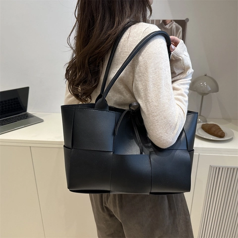 Bolso de Axila de Cuero PU Tejido de Gran Capacidad para Mujer Bolso de Hombro Minimalista con Patrón de Rejilla Bolso de Mano Casual de Moda