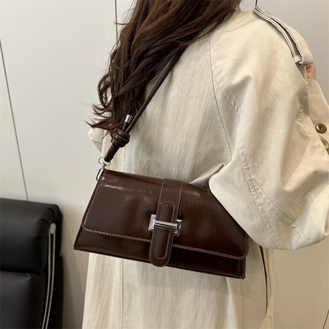 Damen PU Leder Achseltasche Schultertasche Vintage Glänzende Baguette Tasche Mit H-Schnalle Knotenriemen Mode Handtasche