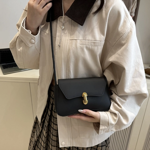 Minimalist PU Leather Small Square Shoulder Bag For Women Street Trend Vintage Crossbody Bag With Golden Buckle Daily Handbag