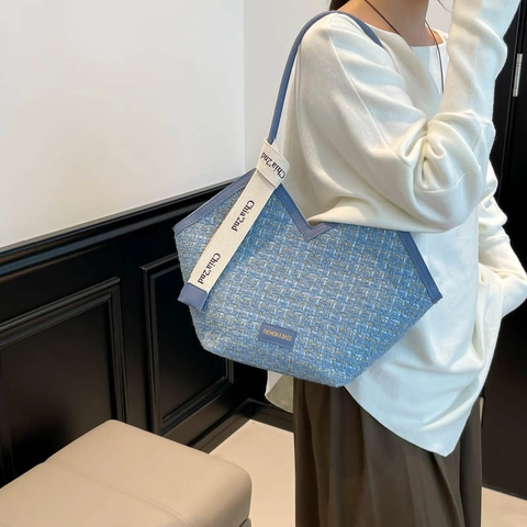 Women's Tweed Tote Bag Large Capacity V-Opening Shoulder Bag Minimalist Fashion Woven Satchel For Daily Commuting Purse