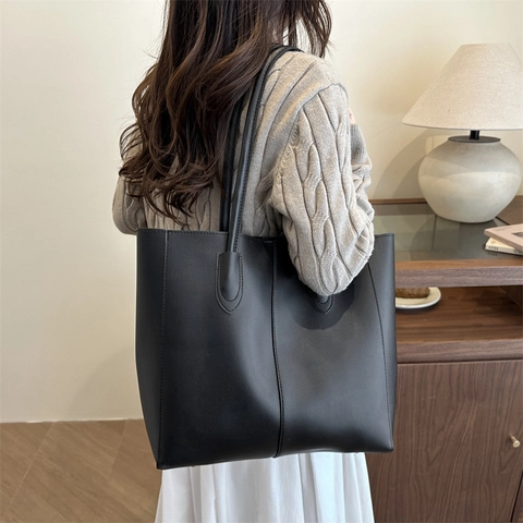 Women Large Capacity Tote Bag Retro Minimalist PU Leather Shoulder Bag Casual Commuting Handbag With Stitching Detail