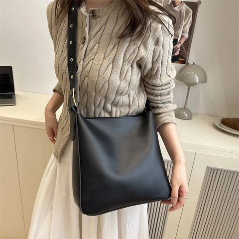 Damen Vintage PU Leder Schultertasche Minimalistische Hobo Tote Umhängetasche Mit Verstellbarem Riemen Mode Pendler Handtasche
