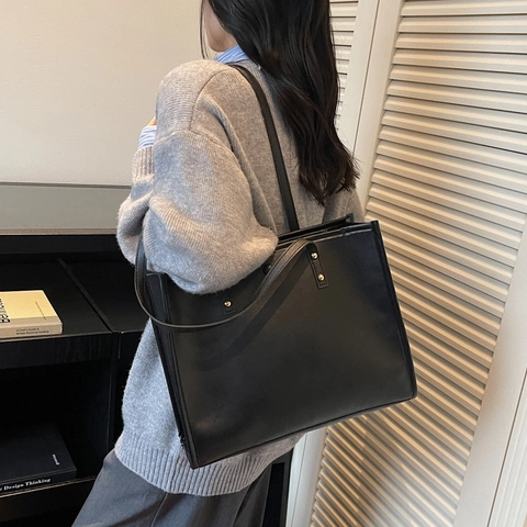 Bolso Tote de Cuero PU de Gran Capacidad para Mujer Retro con Remaches Bolso de Hombro para Oficina Casual Diario Otoño Invierno