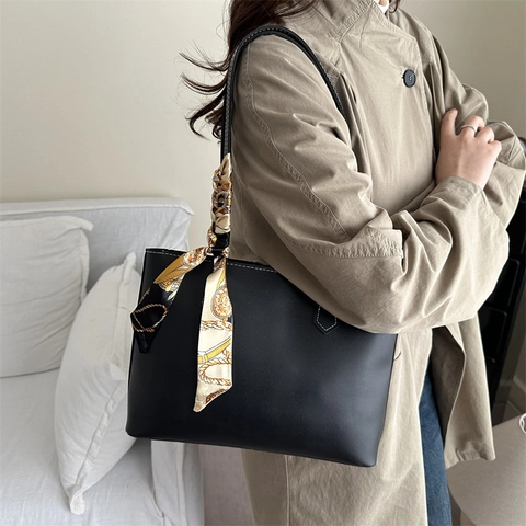 Sac Cabas en Cuir PU Grande Capacité pour Femmes Avec Foulard Surpiqûres Contrastées Sac à Épaule Minimaliste