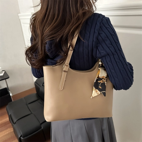 Borsa Tote da Donna in Pelle PU Grande Capacità Cuciture a Contrasto Decorazione a Foulard Casual Retro Moda Borsa a Tracolla