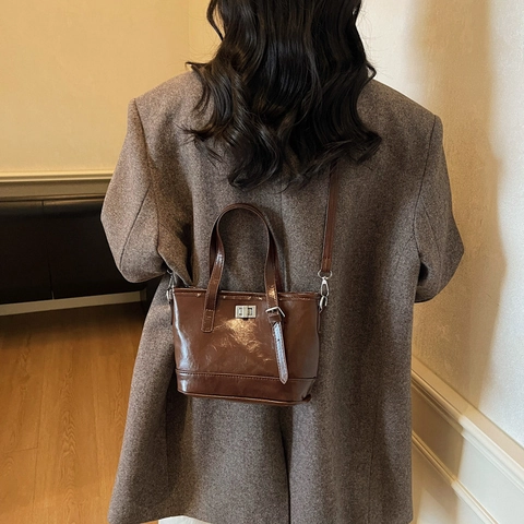 Vintage PU Leder Beuteltasche Für Damen Straßentrend Stich Detail Drehverschluss Täglich Umhängetasche Mode Handtasche