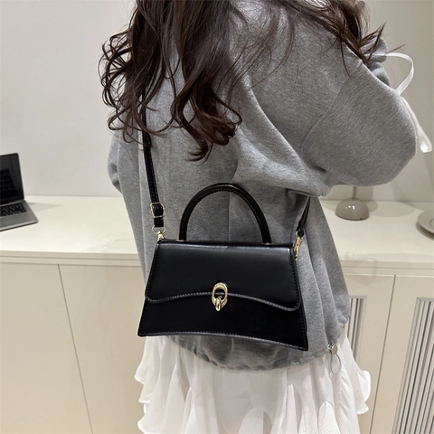 Women's PU Leather Small Square Shoulder Bag Minimalist Solid Color Hourglass Crossbody Bag With Metal Lock Elegant Daily Fashion Purse
