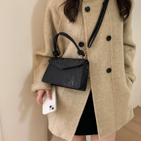 Women Retro PU Leather Textured Shoulder Bag Minimalist Flap Crossbody Bag With Knot Handle Small Square Fashion Handbag