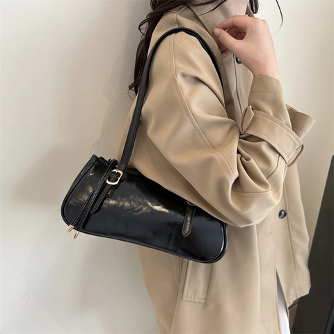 Women Minimalist PU Leather Baguette Shoulder Bag Retro Underarm Bag With Metal Buckle Solid Color Commute Underarm Handbag