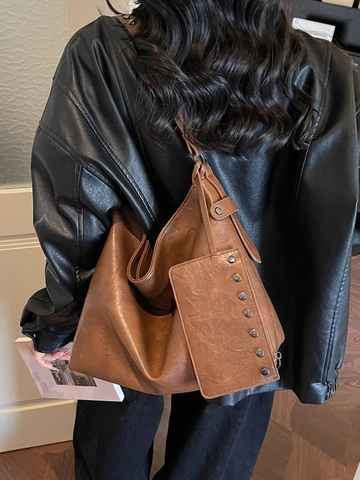 Sac Fourre-tout en Cuir PU pour Femmes Grande Capacité Rivets Sac à Épaule Hobo Simple Sac Bandoulière Ensemble Avec Pochette