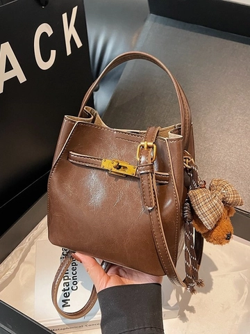 Vintage PU Leather Bucket Bag For Women Retro Maillard Shoulder Bag With Bear Keychain Fashion Stitching Handbag