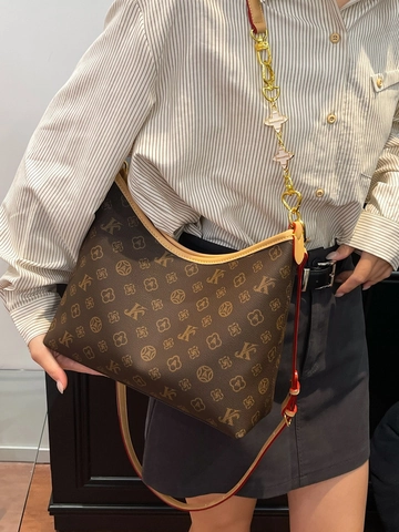 Borsa a Tracolla Hobo Monogramma Vintage da Donna in Pelle PU Borsa Tote di Grande Capacità con Catena in Metallo Moda