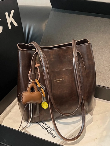 Retro PU Leather Bucket Bag For Women Large Capacity Tote Shoulder Bag Urban Minimalist Work Commute Handbag With Charm