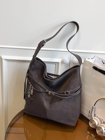 Vintage PU Leather Large Capacity Tote Bag For Women Retro Solid Color Shoulder Crossbody Bag With Star Charm Commuter Bag