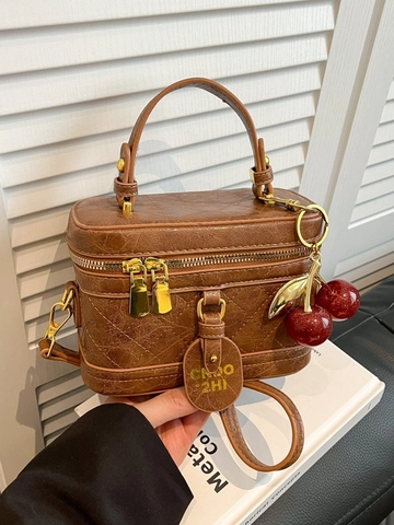 Sac Boîte Matelassé Vintage pour Femmes en Cuir PU Petit Sac à Bandoulière Avec Pendentif Cerise Sac à Main Rétro Élégant