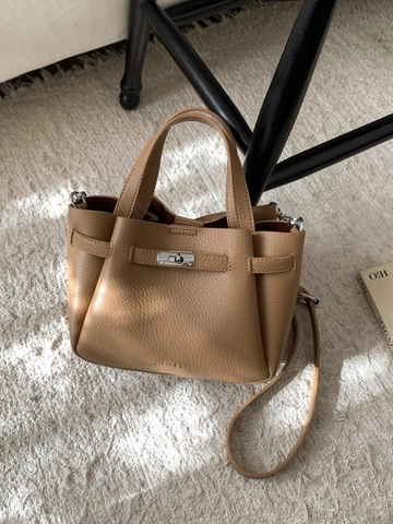 Women Litchi Texture PU Leather Bucket Bag With Detachable Shoulder Strap And Teddy Bear Pendant Minimalist Retro Style