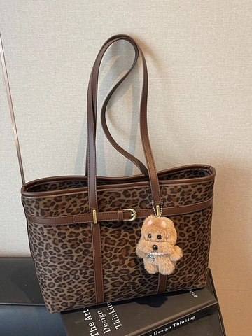 Retro Kunstwildleder PU-Leder Große Kapazität Tragetasche Für Damen Winter Lässige Schulter Pendeltasche Mit Plüsch-Anhänger
