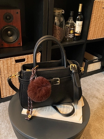 Koreaanse Vintage Geweven Stof Emmertas Voor Vrouwen Winter Minimalistische Crossbody Schoudertas Met Pluche Bal Bedeltje
