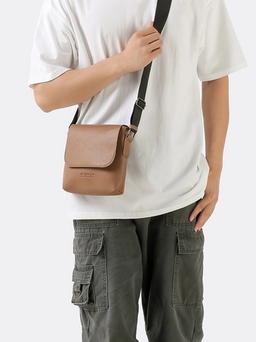 Borsa a Tracolla Piccola Quadrata in Pelle PU Con Tracolla Regolabile Borsa Messenger Urban Casual a Patta Donna Uomo