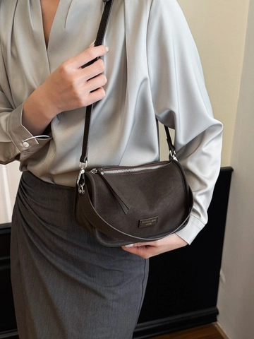 Sac Sous le Bras Minimaliste en Cuir PU pour Femmes Sac à Épaule Mode Polyvalent Avec Chaîne Sac à Main Élégant de Navettage Quotidien