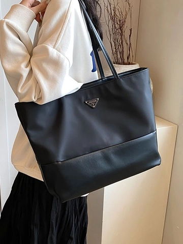 Borsa Tote in Tessuto Oxford di Grande Capacità Donna Giuntura in Nylon Borsa a Spalla da Pendolare Borsa da Viaggio Con Logo Triangolare in Metallo