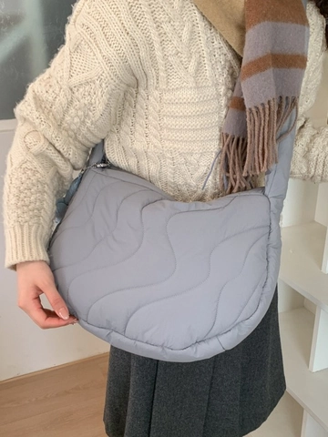 Bolso Hobo Acolchado de Gran Capacidad para Mujer Patrón de Ondas Bolso de Hombro Casual Bandolera Cloud Bag Con Correa de Nudo y Colgante