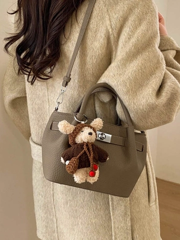Damen Casual PU Leder Litschi Muster Eimer Tasche Mit Teddybär Anhänger Mode Schulter Umhängetasche Einfache Elegante Handtasche