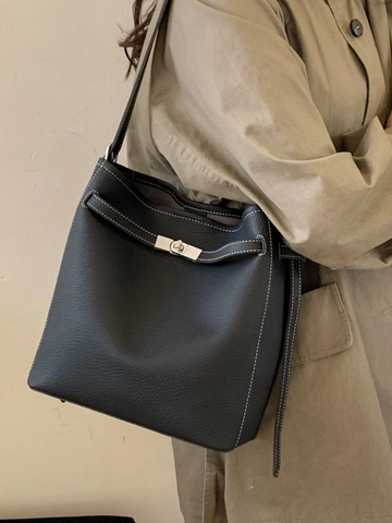 Borsa a Secchiello da Donna in Pelle PU con Texture a Ciottoli e Cuciture a Contrasto Chiusura a Girello Argento Borsa a Tracolla
