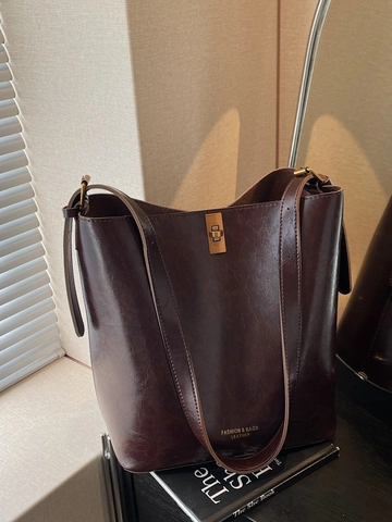 Bolso de Hombro Tipo Cubo de Cuero PU Vintage para Mujer Bolso de Mensajero de Gran Capacidad con Cierre de Metal Marrón Negro