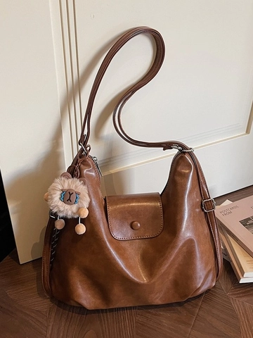 Sac Cabas Rétro en Cuir PU Grande Capacité pour Femmes Sac à Épaule Minimaliste avec Pendentif en Peluche Sac Hobo