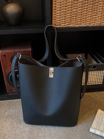 Borsa a Secchiello da Donna in Pelle PU Retrò Grande Capacità Grana Litchi Borsa a Tracolla Minimalista Borsa a Tracolla con Serratura in Metallo