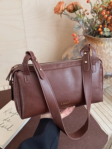 Women Retro PU Leather Pillow Crossbody Bag Solid Color High-end Underarm Shoulder Bag Commuter Fashion Rivet Purse