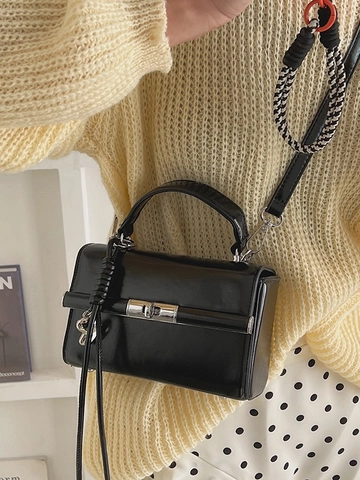 Women's PU Leather Small Square Handbag Minimalist Crossbody Shoulder Bag With Silver Metal Turn Lock And Heart Pendant
